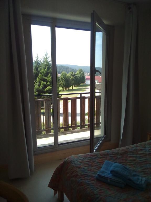 Longevilles-Mont-dʼOr La Roche Du Tresor Village Vacances מראה חיצוני תמונה